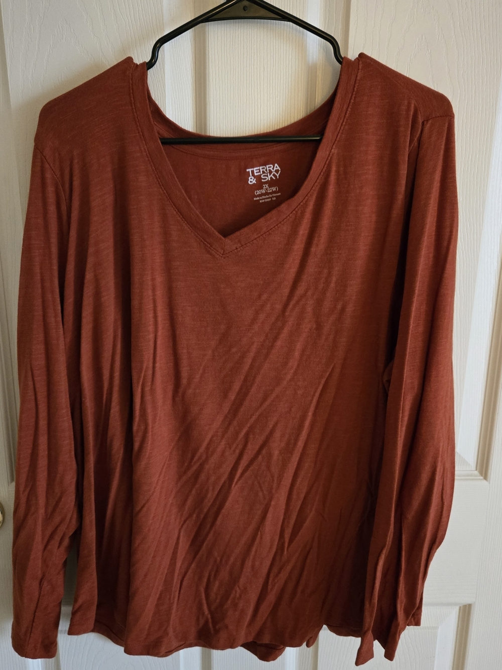 Terra & Sky Rust V-Neck Long Sleeve Tee
